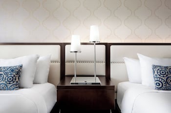 Deluxe Room, 2 Queen Beds, Non Smoking