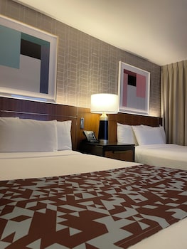 Deluxe Room, 2 Double Beds, Non Smoking