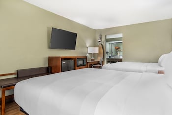 Room, 2 Queen Beds, Smoking