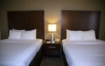 Executive Suite, 2 Queen Beds, Non Smoking