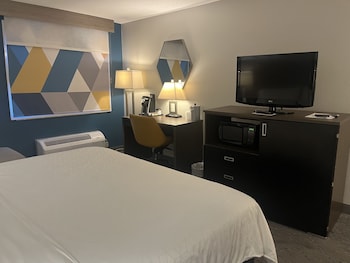 Standard Room, 1 King Bed