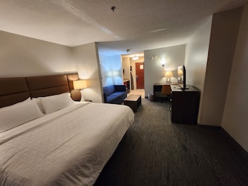 Suite, 1 Queen Bed, Fireplace