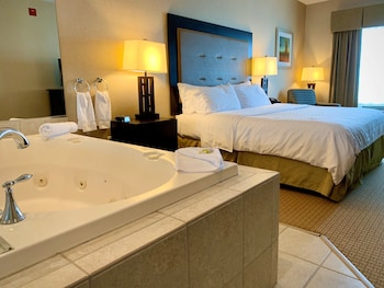 Standard Room, 1 King Bed, Jetted Tub