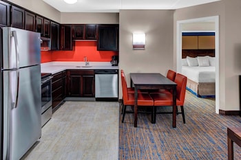 Suite, 2 Bedrooms (Hearing Accessible)