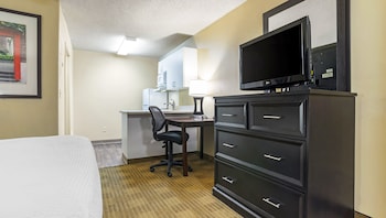 Standard Room, 1 Queen Bed, Non Smoking, Kitchen
