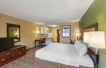 Studio, 1 King Bed, Non Smoking