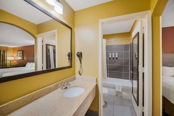Standard Room, 2 Queen Beds, Non Smoking, Refrigerator & Microwave (with Sofabed)