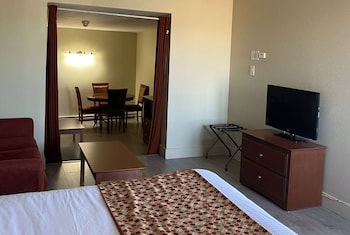 Upgraded, Suite, Multiple Beds, Non Smoking