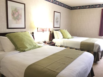 Room, 2 Queen Beds, Non Smoking