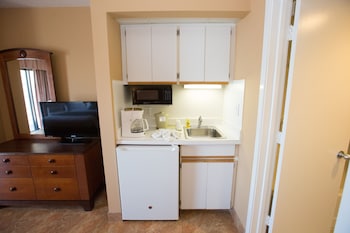 Standard Room, 2 Double Beds, Partial Sea View