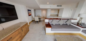 Suite, 2 Bedrooms, 2 Bathrooms, Partial Ocean View