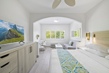 Standard Room, 1 King Bed