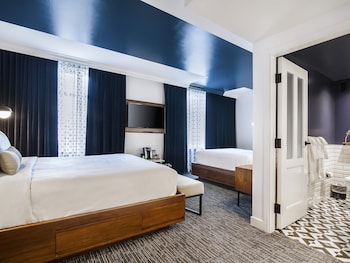 Superior Room, 2 Queen Beds, City View