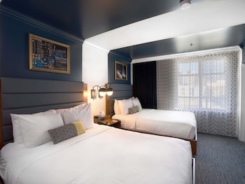 Superior Room, 2 Queen Beds, City View