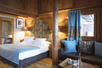 Bedroom with Lounge Area
