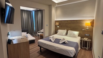 One Bedroom Triple Family Room