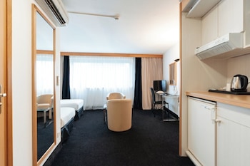 Economy Double Room, 1 Queen Bed (First)