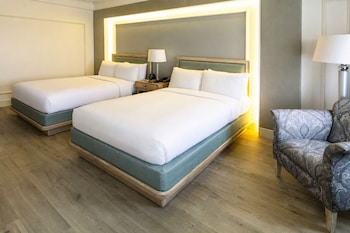 Deluxe Room, 2 Queen Beds