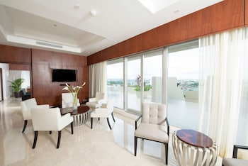 Suite, 1 King Bed