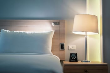 Deluxe Room, 1 King Bed