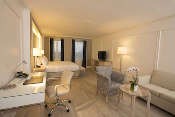 Junior Suite, 1 King Bed