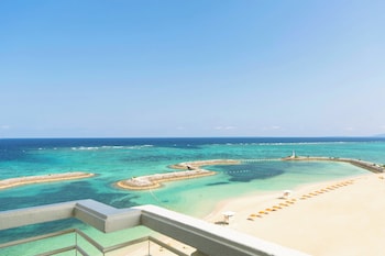 Deluxe Room, 2 Twin Beds, Balcony, Ocean View (High Floor Deluxe Room)