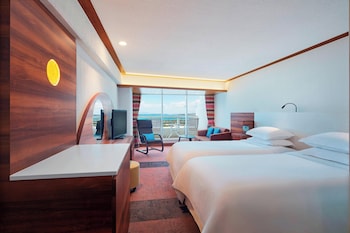 Deluxe Room, 2 Twin Beds, Balcony, Ocean View (High Floor Deluxe Room)