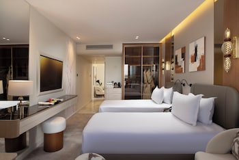 Royal Elite Direct Front Nile View Double or Twin Room
