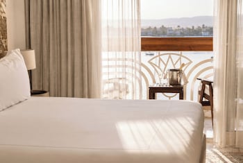 Royal Elite Direct Front Nile View Double or Twin Room