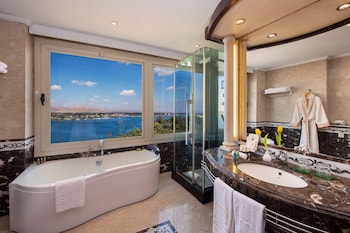 Diplomatic Suite - City / Side Nile View