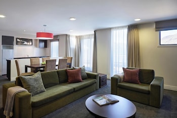 Premier 2 Bedroom Apartment with Lake View