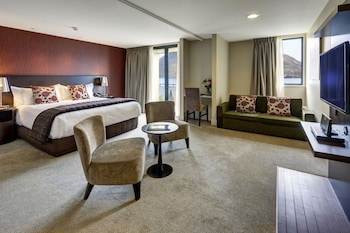 Studio Apartment with Lake View