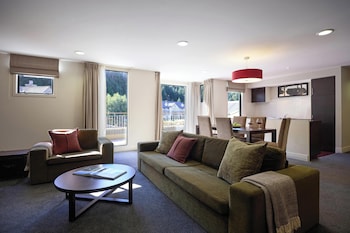 Premier 2 Bedroom Apartment with Alpine View
