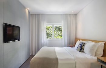 Superior Double Room, City View