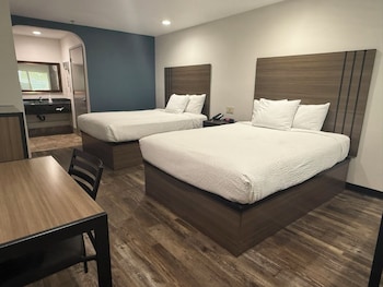Room, 2 Queen Beds, Accessible, Non Smoking