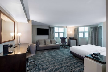 Room, 1 King Bed, Accessible, Non Smoking (Lake Front View)