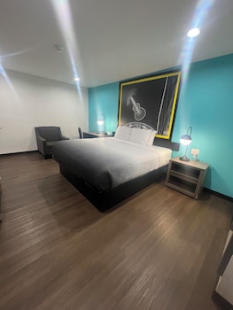 Room, 1 King Bed, Non Smoking