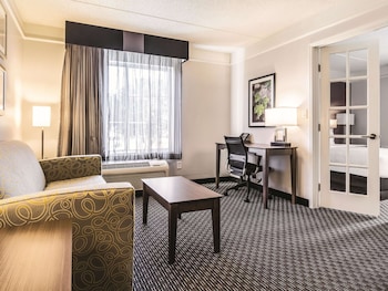 Suite, 1 King Bed, Non Smoking