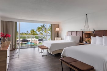 Room, 2 Queen Beds, Standard Partial Ocean View