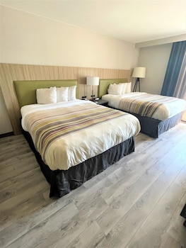 Room, 2 Queen Beds, Non Smoking