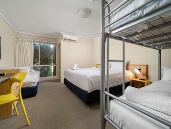 Family Room, Multiple Beds