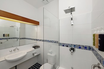 Business Room (Shower over Bath)