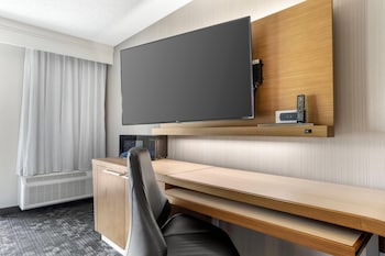 Standard Room, 2 Queen Beds, Non Smoking, Balcony