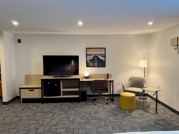 Standard Room, 1 Queen Bed with Sofa bed