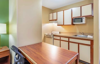 Studio, 1 Queen Bed, Non Smoking