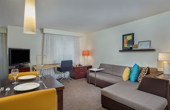 Studio, 1 Queen Bed with Sofa bed (Hearing Accessible)