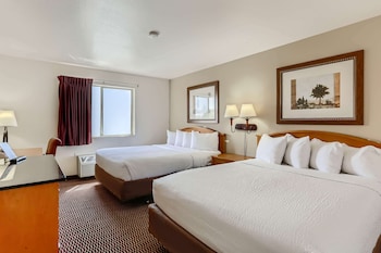 Suite, 2 Queen Beds, Non Smoking