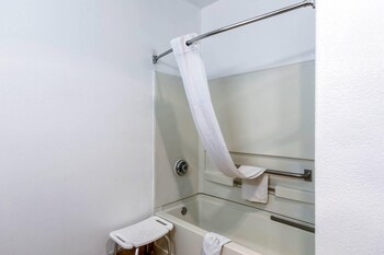Standard Room, 2 Queen Beds, Accessible, Non Smoking (Roll in Shower)