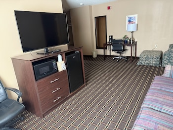 Suite, 1 King Bed, Non Smoking, Jetted Tub (with Sofabed)