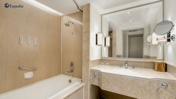 Premium Room, 1 King Bed, Balcony, Lagoon View